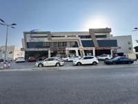 محل تجاري للإيجار في الخوير | 93م² | ر.ع. 1,250/شهر | REF 174KO صورة مصغرة 1