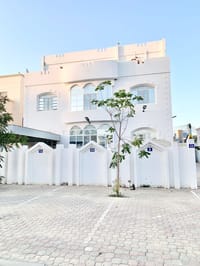 ساختمان برای فروش در العذیبه | 718م² | OMR 320,000 | REF 836IC تصویر بندانگشتی 1