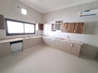 Al Khoud 出租5房別墅 | 每月125,000里爾 | REF 444YC 縮圖 2