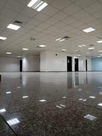 Showroom for Rent in Ruwi | 1280m² | OMR 1,600/mo | REF 244SB thumbnail 2