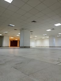Showroom for Rent in Ruwi | 1280m² | OMR 1,600/mo | REF 244SB thumbnail 6
