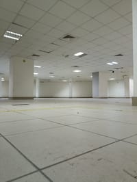 Showroom for Rent in Ruwi | 1280m² | OMR 1,600/mo | REF 244SB thumbnail 9