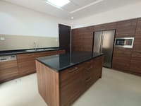 فيلا ثلاثة غرف نوم للإيجار في خليج مسقط | ر.ع. 1,500/شهر | REF 535TB صورة مصغرة 6