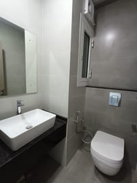 Office for Sale in Ghala | 33m² | OMR 36,595 | REF 934MB thumbnail 8