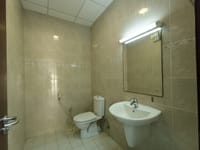 馬斯喀特灣 Madinat Al Sultan Qaboos 出租辦公室 | 300m² | 每月 OMR 1,200 | REF 498TB 縮圖 11