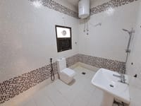 شقة 3 غرف نوم للإيجار في الخوير | ر.ع. 350/شهر | REF 785YC صورة مصغرة 10
