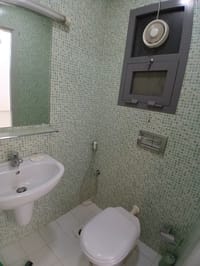 Office for Rent in Ruwi | OMR 200/mo | REF 596GC thumbnail 3