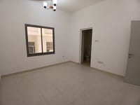 Office for Rent in Ruwi | OMR 200/mo | REF 596GC thumbnail 6