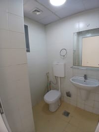 Office for Rent in Ruwi | OMR 200/mo | REF 596GC thumbnail 7