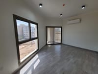 شقة بغرفة نوم واحدة للبيع في العذيبة | OMR 48,000 | REF 429GB صورة مصغرة 3