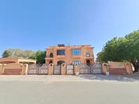 فيلا 5 غرف نوم للإيجار في العذيبة | ر.ع. 1,650/شهر | REF 560YC صورة مصغرة 1