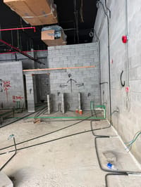 Azaiba 出租商鋪 | 153m² | 每月 OMR 2,000 | REF 648MC 縮圖 4