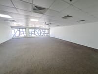 Office for Rent in Shatti Al Qurum | 100m² | OMR 1,000/mo | REF 451YC thumbnail 3