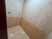 شقة 2 غرف نوم للإيجار في مدينة السلطان قابوس | ر.ع. 300/شهر | REF 713BC صورة مصغرة 5