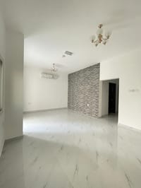 4-Bed Villa for Rent in Madinat Al Sultan Qaboos | OMR 900/mo | REF 100TA thumbnail 7