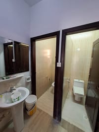 Commercial Villa for Rent in Madinat Al Sultan Qaboos | OMR 2,000/mo | REF 301YC thumbnail 8