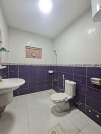 ویلا 11 خوابه برای فروش در الخویر 33 | OMR 190,000 | REF 723NB تصویر بندانگشتی 5