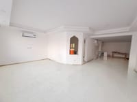 Al Khuwair 出租辦公室 | 280m² | 每月 OMR 1,120 | REF 816YB 縮圖 2