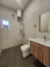 1-Bed Penthouse for Rent in Al Khuwair 33 | OMR 200/mo | REF 570ME thumbnail 9
