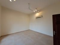 فيلا 5 غرف نوم للإيجار في مدينة الإعلام | ر.ع. 1,250/شهر | REF 677YC صورة مصغرة 4