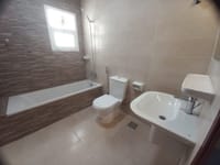 تاون‌هاوس 6 خوابه برای اجاره در شاطئ القرم | OMR 1,000/mo | REF 32MA تصویر بندانگشتی 4