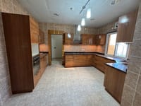 6-комнатная вилла на продажу в Мадинат аль-Султан Кабус | OMR 265 000 | REF 492TB миниатюра 10
