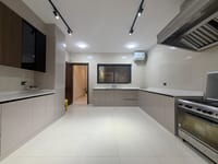 巴士拉7卧室别墅出售 | OMR 380,000 | REF 553IC 缩略图 4
