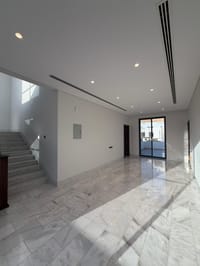 巴士拉7卧室别墅出售 | OMR 380,000 | REF 553IC 缩略图 6