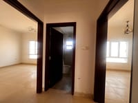 阿曼Al Khoud租赁5间卧室别墅 | 每月600阿曼里亚尔 | REF 695IC 缩略图 8