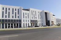 2-Bed Apartment for Rent in Madinat Al Sultan Qaboos | OMR 650/mo | REF 762KH thumbnail 1
