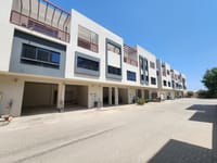阿曼Al Seeb租赁4卧室别墅 | 每月425 OMR | REF 687MC 缩略图 1