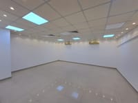 Showroom for Rent in Ruwi | 1000m² | OMR 3/m²/mo | REF 724YB thumbnail 5