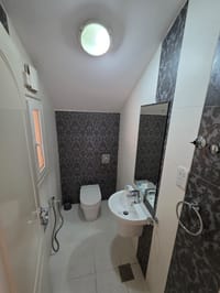4 Bedroom Villa for Rent in Madinat Al Sultan Qaboos, Muscat thumbnail 14
