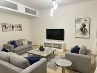 شقة 3 غرف نوم للإيجار في خليج مسقط | ر.ع. 1,300/شهر | REF 708IC صورة مصغرة 5