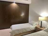شقة 3 غرف نوم للإيجار في خليج مسقط | ر.ع. 1,300/شهر | REF 708IC صورة مصغرة 6