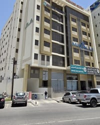Al Ghubra North 2卧室公寓出租 | 每月380 OMR 缩略图 1