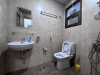 2-Bed Apartment for Sale in Qurum | OMR 55,000 | REF 309LC-S thumbnail 19