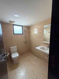 2-Bed Apartment for Rent in Al Khuwair | OMR 220/mo | REF 761LC thumbnail 4