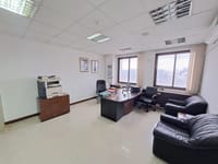 馬斯喀特灣 Madinat Al Sultan Qaboos 出租辦公室 | 311m² | 每月 OMR 5 | REF 929YB 縮圖 2