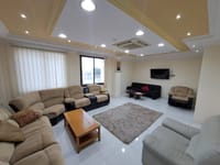 馬斯喀特灣 Madinat Al Sultan Qaboos 出租辦公室 | 311m² | 每月 OMR 5 | REF 929YB 縮圖 4