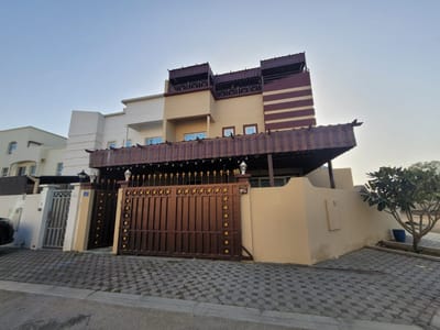 5-Bed Villa for Sale in Al Mawaleh South