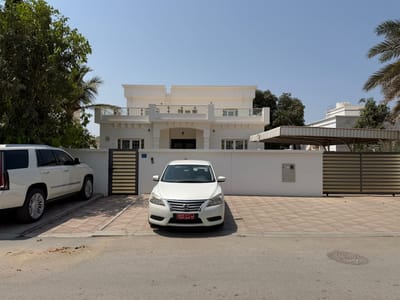 5-Bed Villa for Rent in Al Hail North