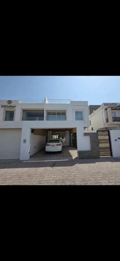 Commercial Villa for Rent in Al Ghubra | 350m²