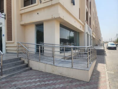 Commercial for Rent in Al Mawaleh South | 33m²