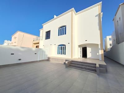 4-Bed Villa for Sale in Al Mawalih North