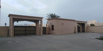 مجمع فيلات 4 للبيع في الحيل الجنوبية